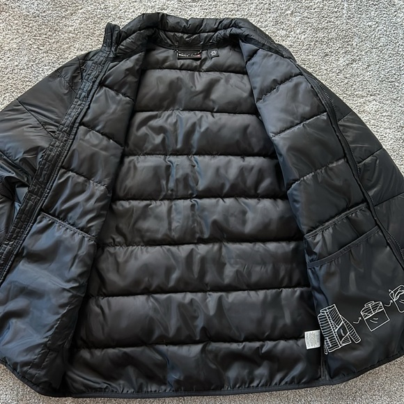 Men’s Swiss Tech Black Puffer Jacket - Picture 6 of 7